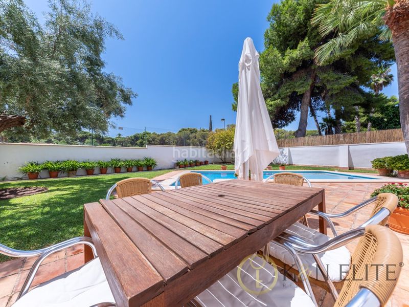 Foto 40c8ca32-c572-4578-af06-ab6a924419e7. Casa amb aparcament piscina a Vistahermosa Alicante
