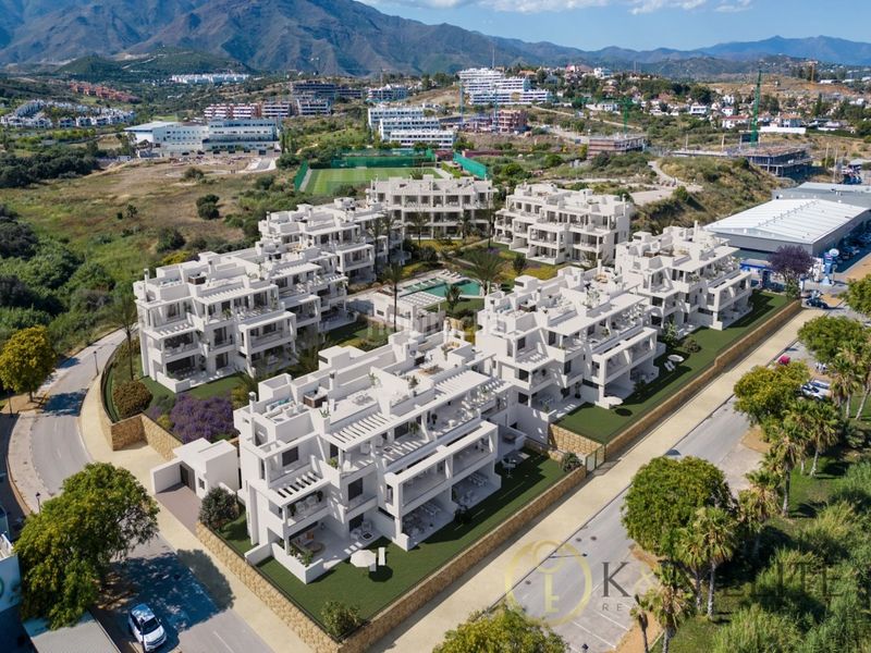 Foto 094f0581-9a22-4cd9-b7e6-39b6bb61a4a8. Àtic amb aparcament piscina a Guadalobón Estepona