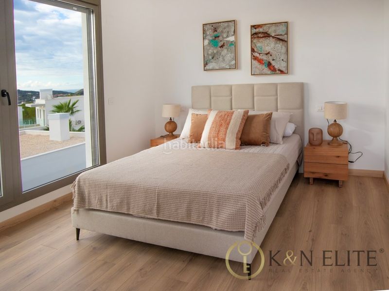 Foto 0ed3c490-fe2f-4a51-b967-187f7c568b6e. Casa amb aparcament piscina a Golf Bahía Finestrat
