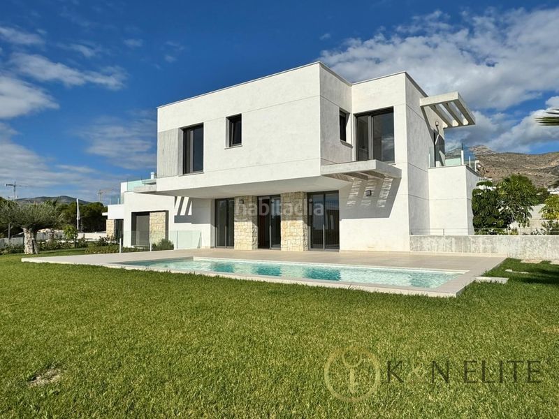 Foto f6c8bcc9-a405-416e-a1ad-9a0b263db5ec. Casa amb aparcament piscina a Golf Bahía Finestrat