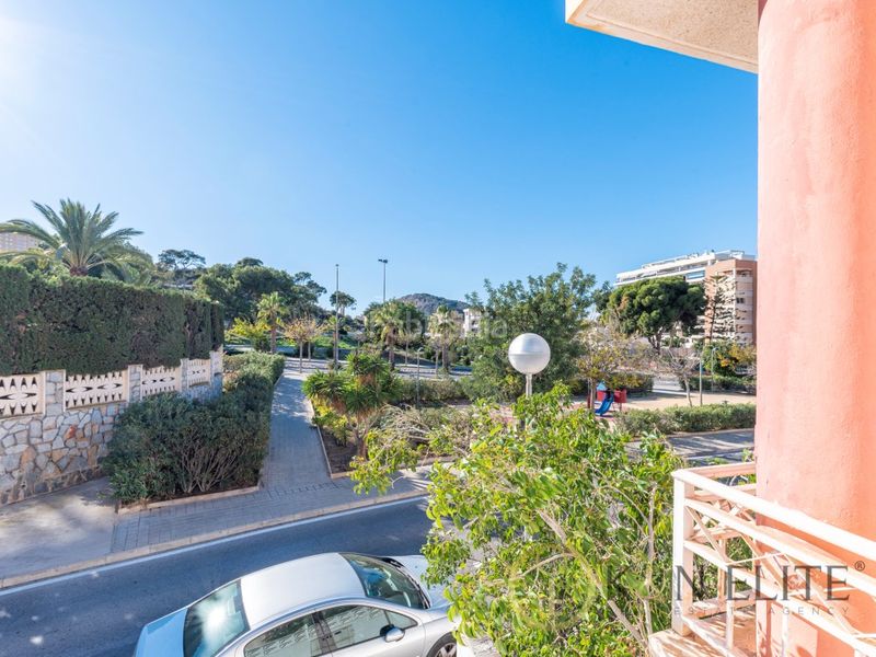 Foto 425cd18c-f4a1-4910-ba00-fa6e8fe526b0. Casa amb aparcament piscina a Albufereta Alicante