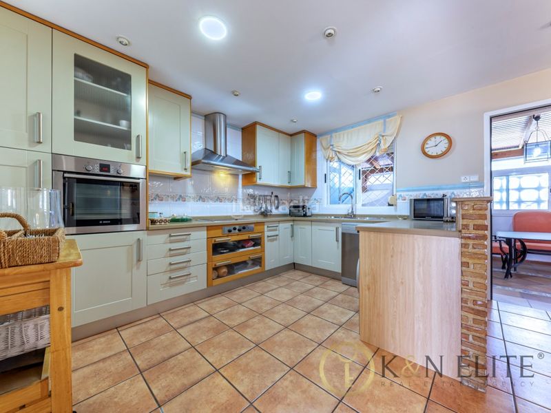 Foto bc34622d-9662-44ae-896e-b95057306fec. Casa amb aparcament piscina a Albufereta Alicante