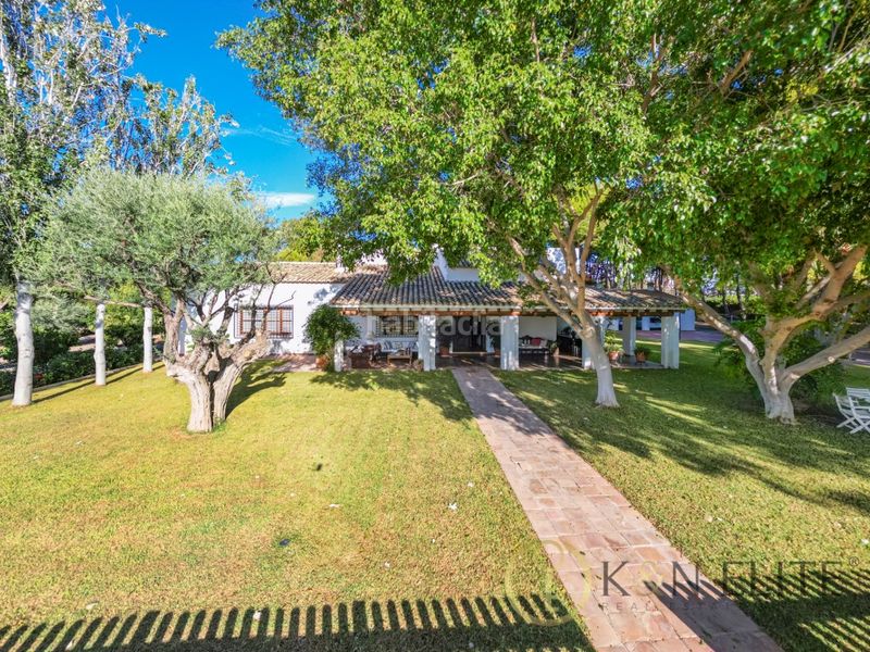 Foto 0aaff401-45d9-477d-905d-0d04f62c543d. Casa amb aparcament piscina a Alicante golf Alicante