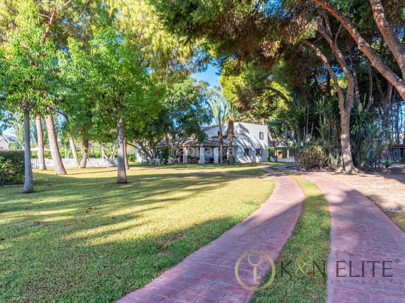 Foto 96a48c67-b986-43a6-bce1-212e8ed1fb67. Casa amb aparcament piscina a Alicante golf Alicante
