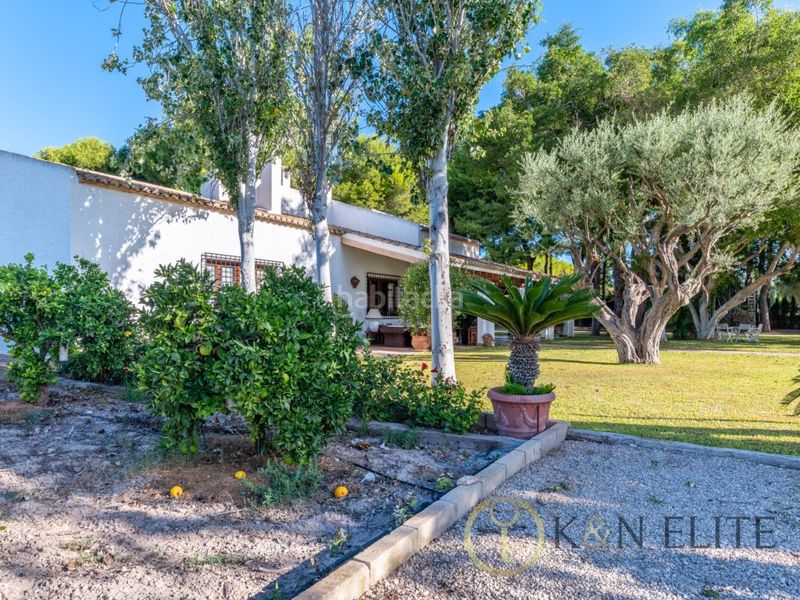 Foto c38894da-aad5-4aa3-b1d2-7186a3c42c38. Casa amb aparcament piscina a Alicante golf Alicante