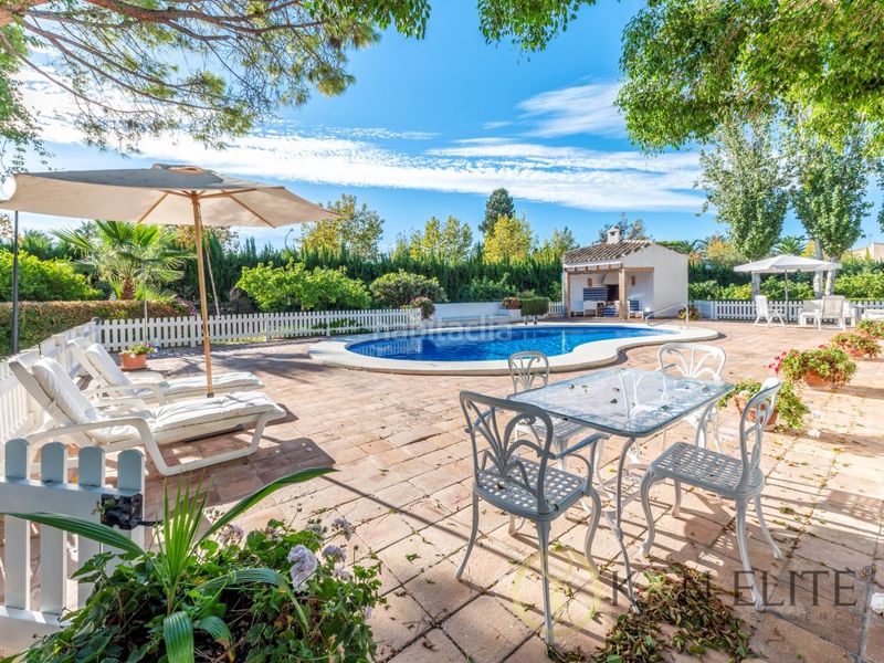 Foto e84b8244-6901-4b88-9af4-87877bbe8cef. Casa amb aparcament piscina a Alicante golf Alicante
