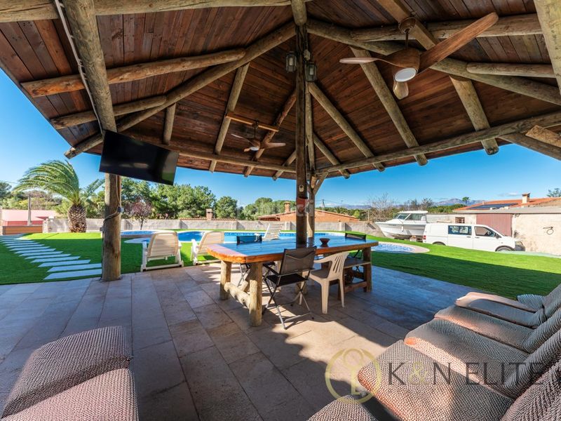 Foto 1d32bff2-3073-44de-9236-75d1649fa8bc. Casa amb aparcament piscina a Santa Faz Alicante