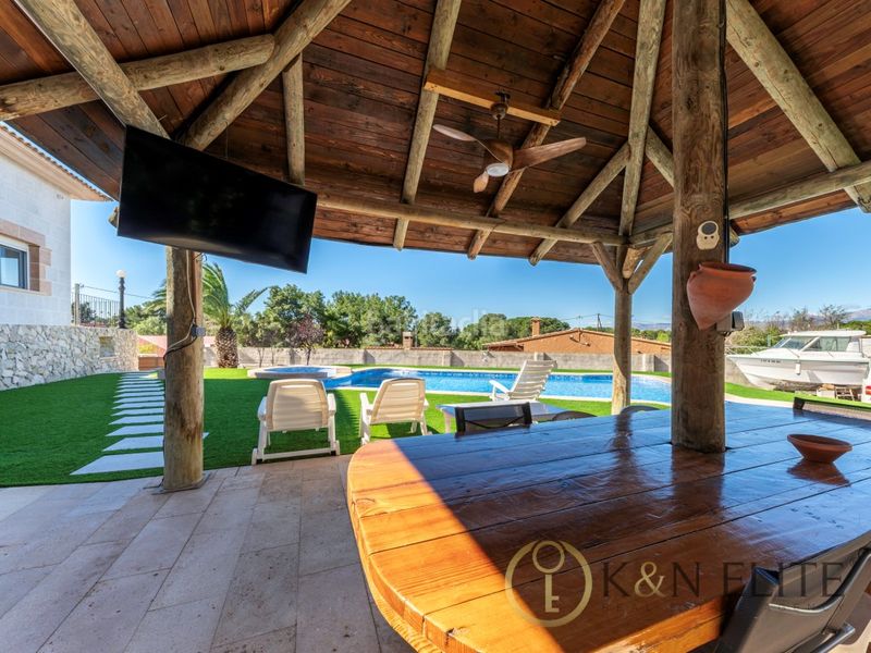 Foto 392fc91d-8807-4fb5-8707-450a455df832. Casa amb aparcament piscina a Santa Faz Alicante