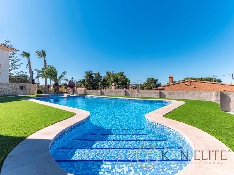 Foto 7d258fb6-8dea-4a9d-9855-d77b24e1363a. Casa amb aparcament piscina a Santa Faz Alicante