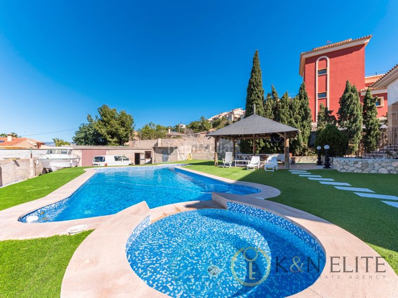 Foto 8b151be8-67d1-400c-ab1d-c8bed62038e9. Casa amb aparcament piscina a Santa Faz Alicante