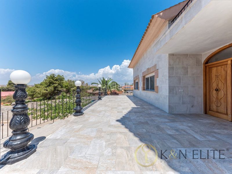 Foto cd9aeba4-d878-405b-8a01-e602c864f8d4. Casa amb aparcament piscina a Santa Faz Alicante