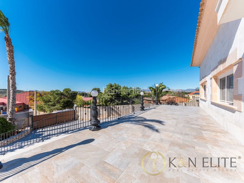 Foto dcabf8b5-4ad9-4d6a-b0a5-7f14b92cdd65. Casa amb aparcament piscina a Santa Faz Alicante