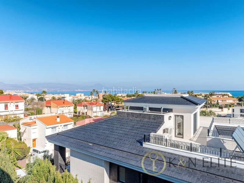 Foto 5c823a6f-1a2f-41f7-acbf-81a9252084b6. Casa amb aparcament piscina a Cabo de las Huertas Alicante