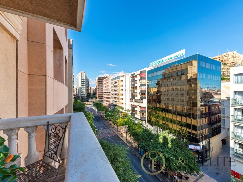 Foto 512625a2-a6be-4790-9445-be1cb5153d60. Pis a Barrio del Centro Alicante