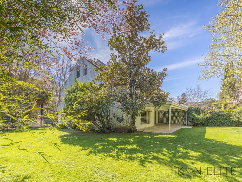 Foto 3ddab1d6-c22b-48e0-a82d-7328c72c8598. Xalet amb aparcament piscina a Fuentelarreina Madrid