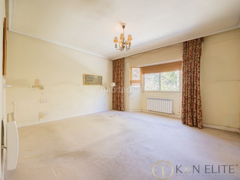 Foto 41f00d8d-55d4-466c-93cf-f6ff98483ca7. Xalet amb aparcament piscina a Fuentelarreina Madrid