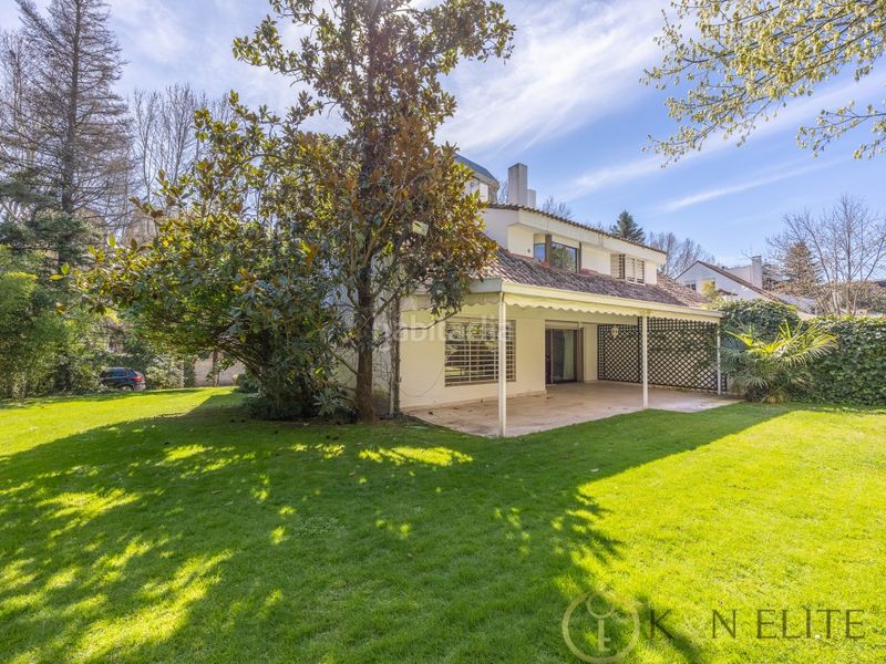 Foto 55424341-9068-4a21-a9af-2c474a83ff89. Xalet amb aparcament piscina a Fuentelarreina Madrid