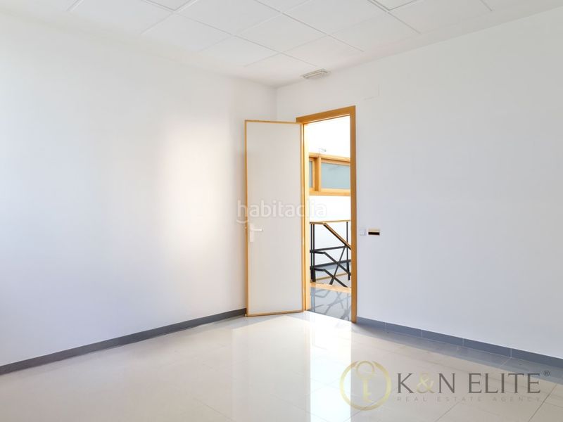 Foto 2ca78909-4ff0-4c0e-afe5-77e876a7f2db. Edifici a El Mercado Manises