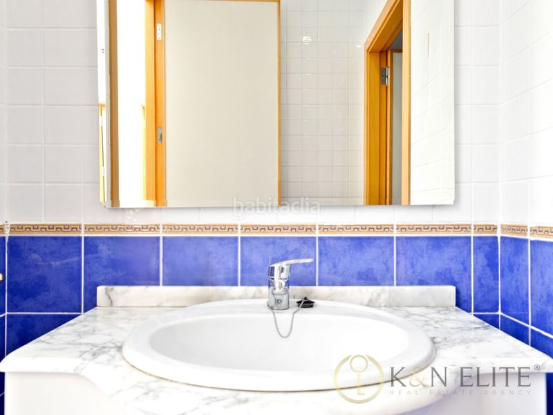 Foto ca2b0fe3-a497-4d3f-9571-a8e85f83e5c1. Edifici a El Mercado Manises