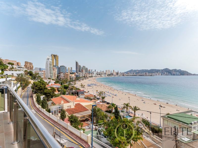 Foto b73044d3-9de5-48cc-a760-213ef922953b. Àtic amb piscina a Playa Poniente Benidorm