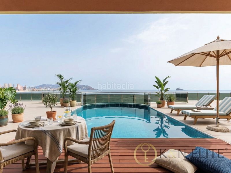 Foto f22fb20f-bc36-4f6c-8696-58b17c23fe81. Àtic amb piscina a Playa Poniente Benidorm