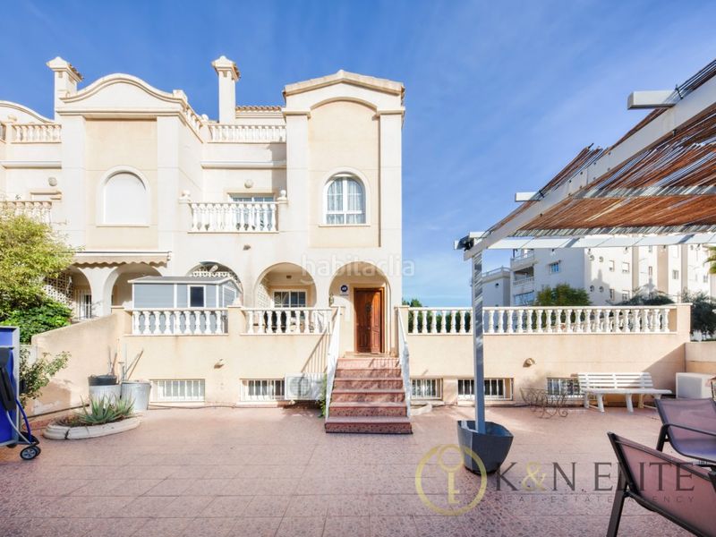 Foto aa40ec80-8817-4778-9795-fb976b8597d6. Casa amb aparcament piscina a Alicante golf Alicante