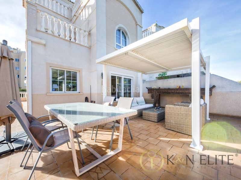 Foto e36a8264-b727-4717-bd39-ed057fade321. Casa amb aparcament piscina a Alicante golf Alicante