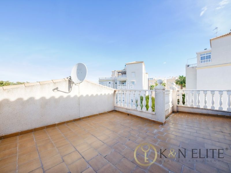 Foto eec55b4f-b0e0-4a14-a332-cad93dce24d6. Casa amb aparcament piscina a Alicante golf Alicante