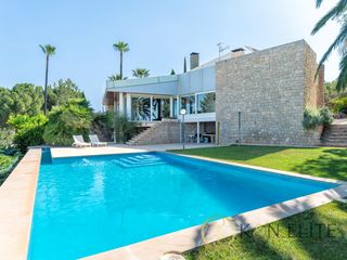 Casa a Petrer. Residencia opulenta en loma bada, petrer