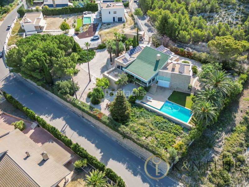 Foto 31906f42-24fe-4113-905c-d09e64fe09ab. Casa amb aparcament piscina a Petrer