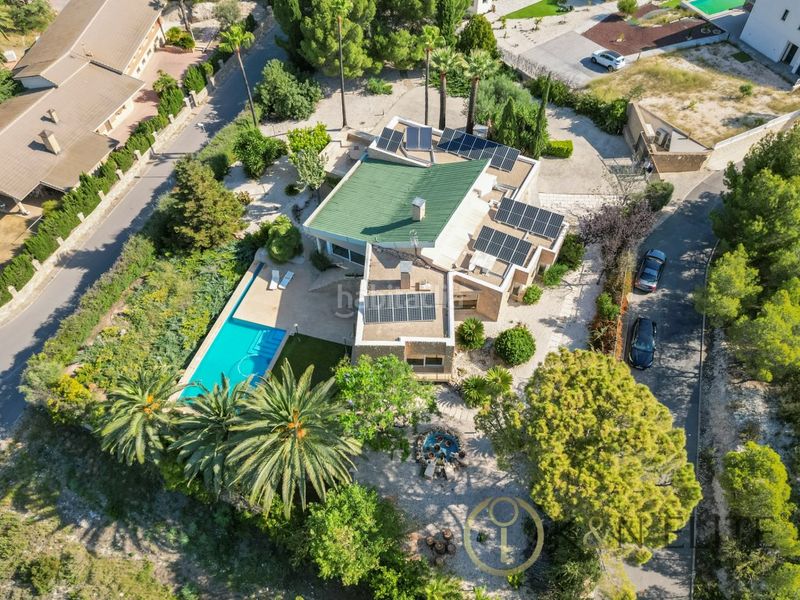 Foto 4a051d4f-31aa-47b1-b88c-024b54e7ed14. Casa amb aparcament piscina a Petrer