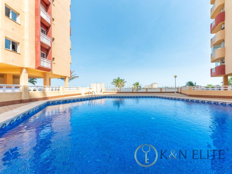 Foto 14433f9b-ad39-4cdf-88ba-52bef43bf524. Àtic amb piscina a Tomás Maestre Manga del Mar Menor (La)