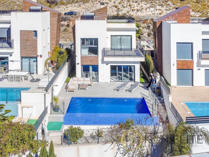 Foto 44164d5d-319d-429c-989d-e2aaf8e414f0. House with parking pool in balcón de Finestrat-terra marina Finestrat