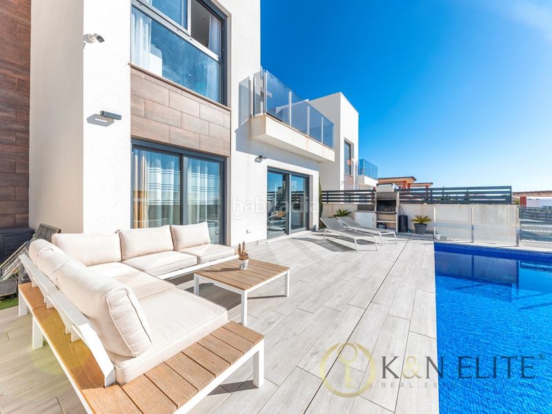 Foto 75723570-edce-4500-9947-3ff08f43f3d8. House with parking pool in balcón de Finestrat-terra marina Finestrat