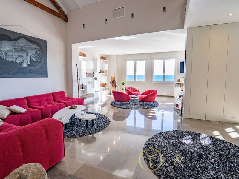Foto 40f319e3-af88-49ea-be8f-b9faf858520c. Penthouse with heating in Casco Antiguo - Sta. Cruz - Ayuntamiento Alicante
