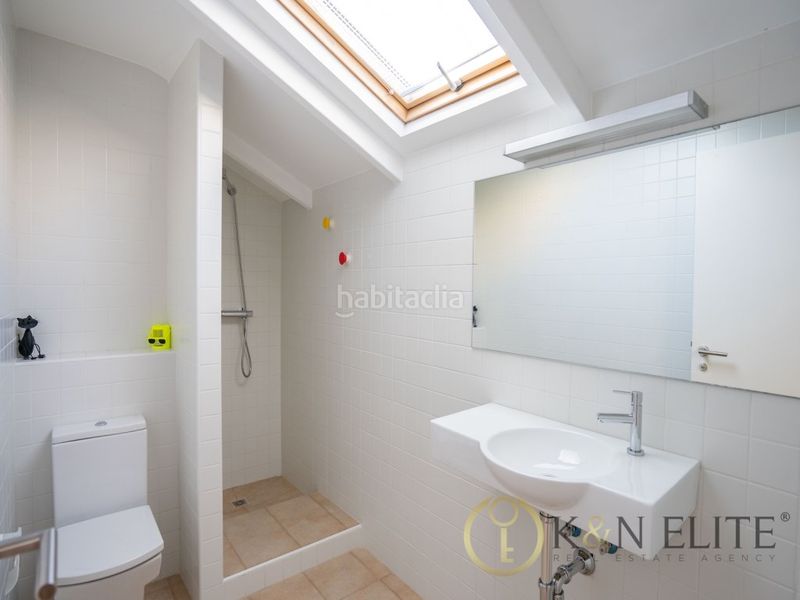 Foto 442123c2-5a95-41a2-90ce-3da7a46915fe. Penthouse with heating in Casco Antiguo - Sta. Cruz - Ayuntamiento Alicante