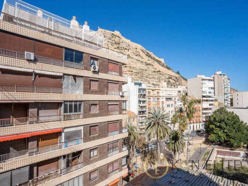 Foto a936b418-4b62-4afb-9388-2ead51aed248. Penthouse with heating in Casco Antiguo - Sta. Cruz - Ayuntamiento Alicante