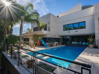 Chalet en Alicante Golf. Villa de lujo en alicante golf