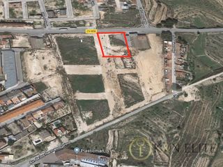 Wohngrundstück in Ibi. Terreno para clinica privada y centro residencial de mayores