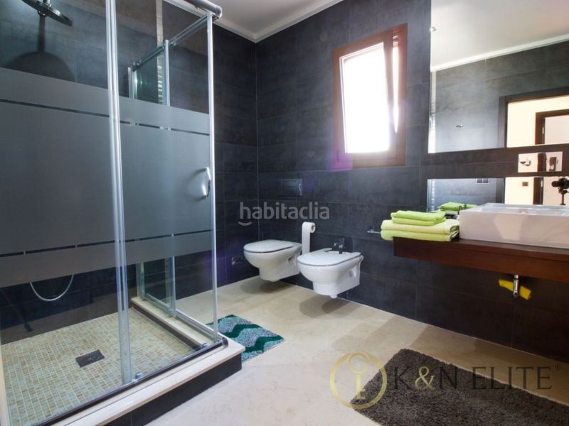 Foto f285e781-b302-4c72-a52f-5637f5d5ef6e. Xalet amb aparcament a Cabo Roig Orihuela