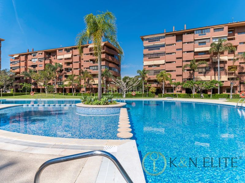 Foto 792c566e-b987-4c5a-8614-0a76114f1962. Pis amb aparcament piscina a Vistahermosa Alicante