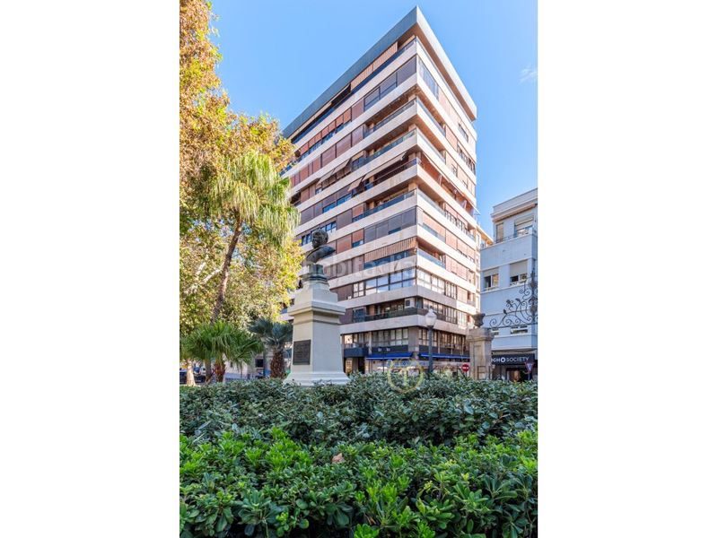 Foto bad5d9c8-d262-44be-b0fc-fdad13c39cef. Pis a Barrio del Centro Alicante