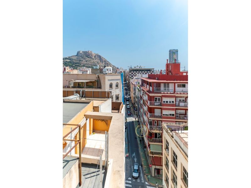 Foto defb3eef-8363-4a94-8bdf-3d5cb11a3a70. Pis a Barrio del Centro Alicante