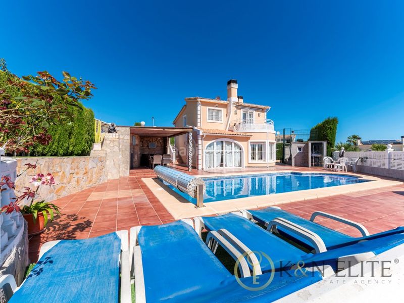 Foto 6a5f5ccb-bd6d-4b26-b82e-938fcc475e3d. Casa amb aparcament piscina a Gata de Gorgos