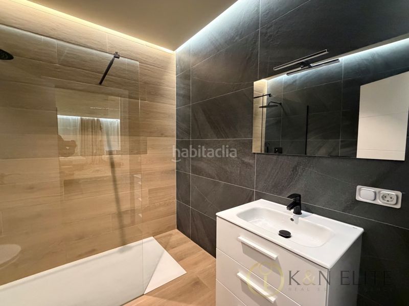 Foto 9a271938-0124-4667-ab57-d7094f921cdb. Local comercial a El Calvari Valencia