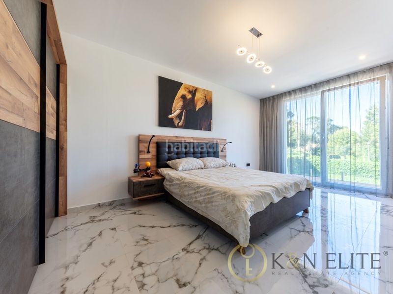Foto df3135d3-9b9a-459f-a822-39a34365c1b6. Casa con parcheggio piscina in Petrer