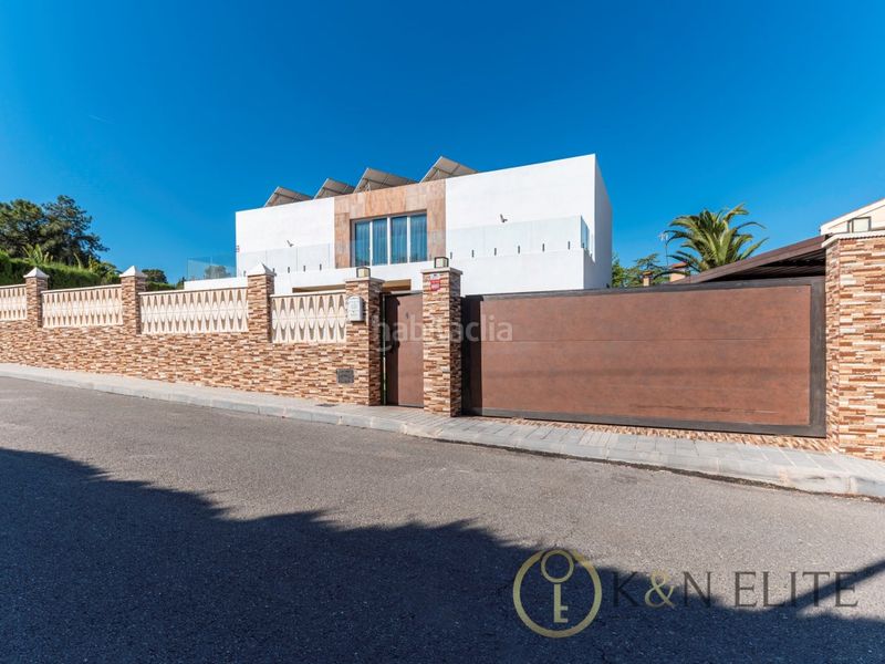 Foto ea0def85-2b7d-4c40-a061-fc9ed3d11b3f. Casa con parcheggio piscina in Petrer
