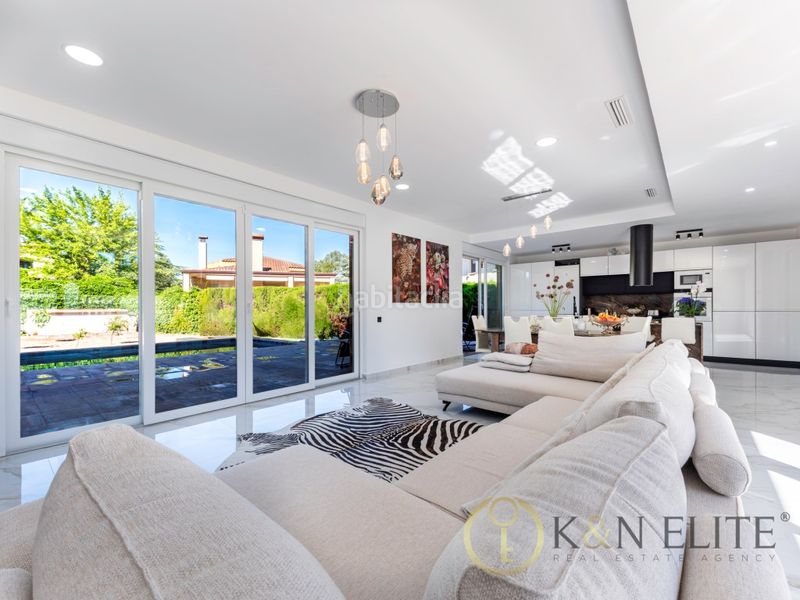 Foto f57cf98c-670e-4cad-9e00-ee284ea18a84. Casa con parcheggio piscina in Petrer