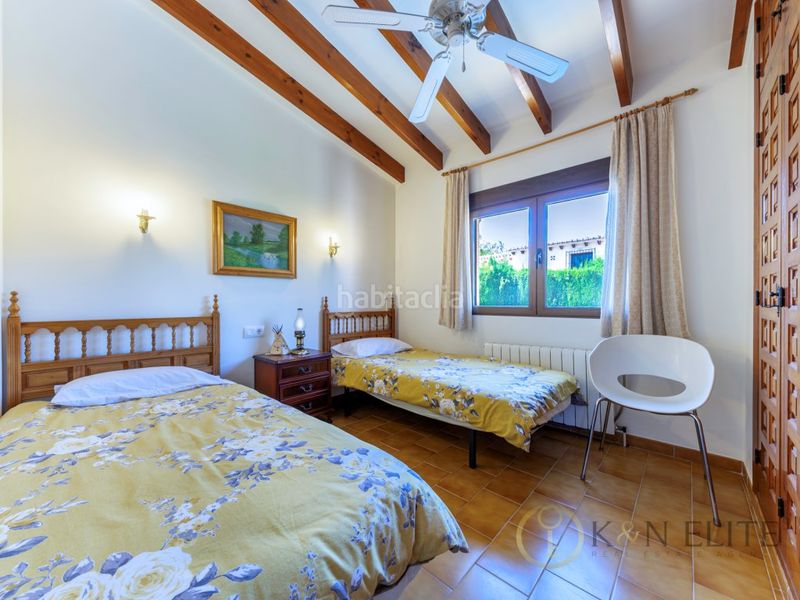 Foto b3e5e243-51a3-4486-9c3b-aff389a37966. Casa amb calefacció aparcament piscina a Cala Advocat-Baladrar Benissa