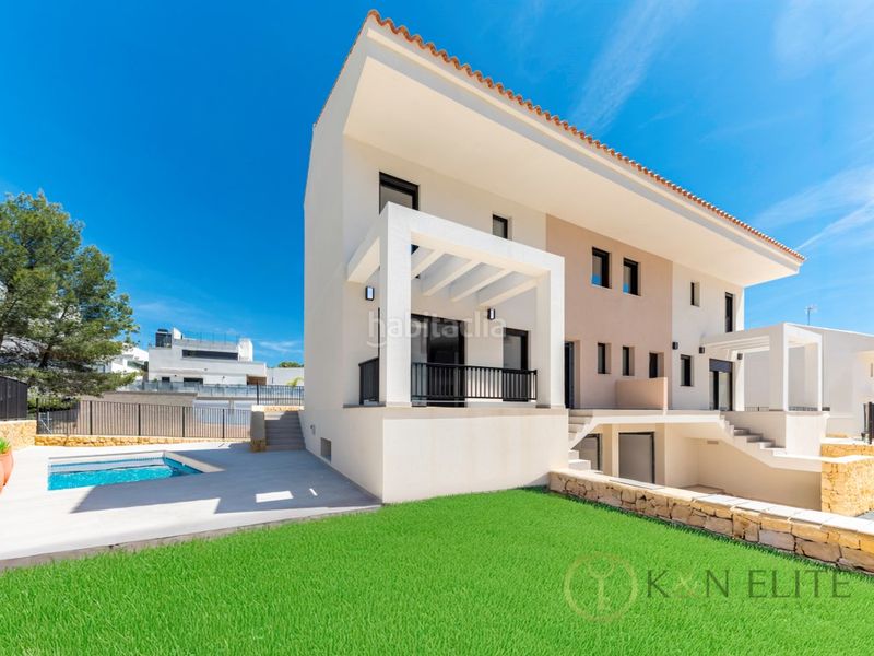 Foto df6ba224-9f0a-4748-aeed-53a9079e5a7a. Casa aparellada amb aparcament piscina a Coloma Nucia (la)